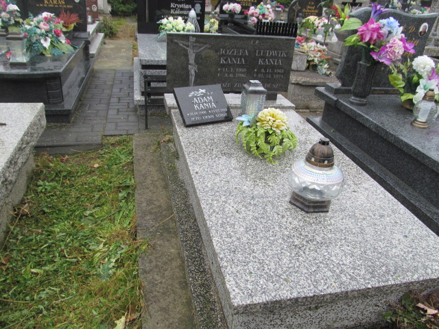 Grób Adam Kania