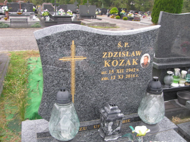 Zdzisław Kozak 1942 Brzesko - Grobonet - Wyszukiwarka osób pochowanych